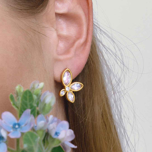 White Flower Zircon Stud Earrings