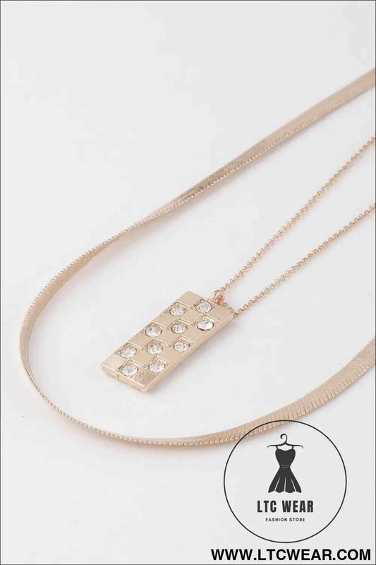 Checkered Jewel Pendant Necklace for Elegant Style and Versatile Fashion