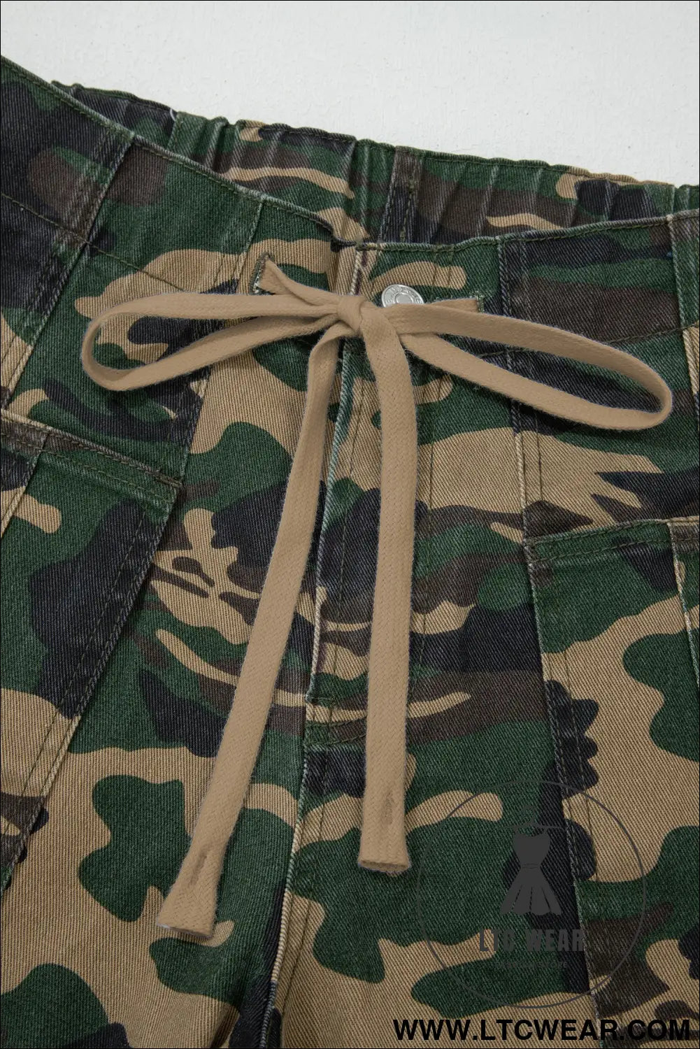 Green camouflage print drawstring patch pocket ankle length jeans - jeans
