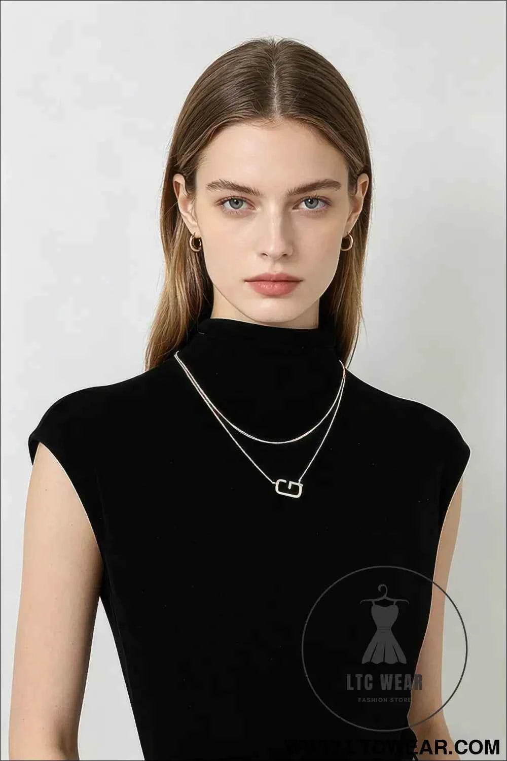 Polished G Pendant Chain Necklace