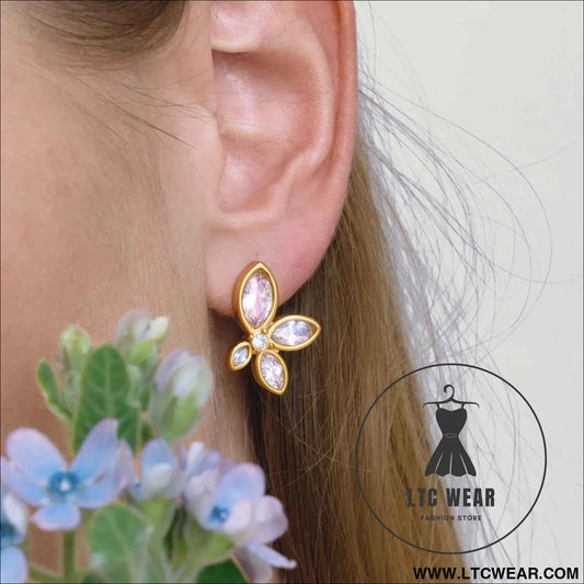 White Flower Zircon Stud Earrings