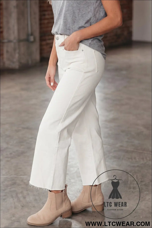 White Raw Hem Ankle-length Loose Jeans