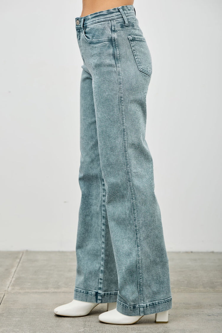 Jeans Collection: Stylish and Comfortable Denim for Every Occasion