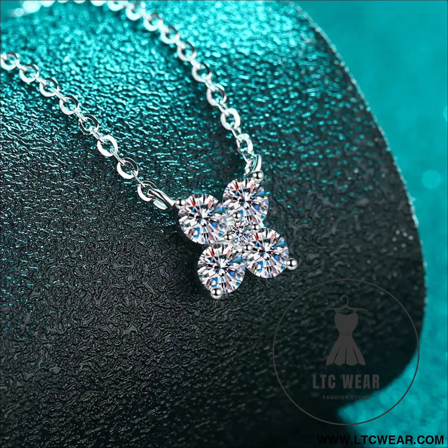 1.26 carat moissanite 925 sterling silver geometric shape pendant necklace - silver / one size