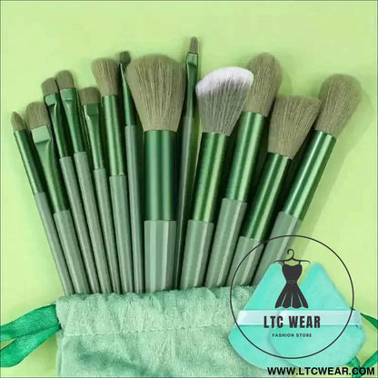 13 Essential Synthetic Brushes for Perfect Makeup Application
