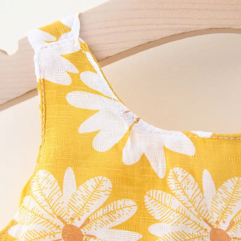 Summer new baby girl flower suspender skirt to send straw hat infant children european and american children’s skirt