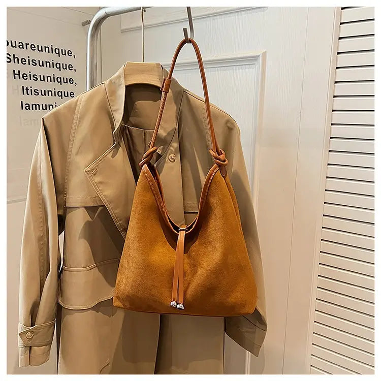 Matte retro women’s large capacity shoulder bag casual everyday tote with premium texture