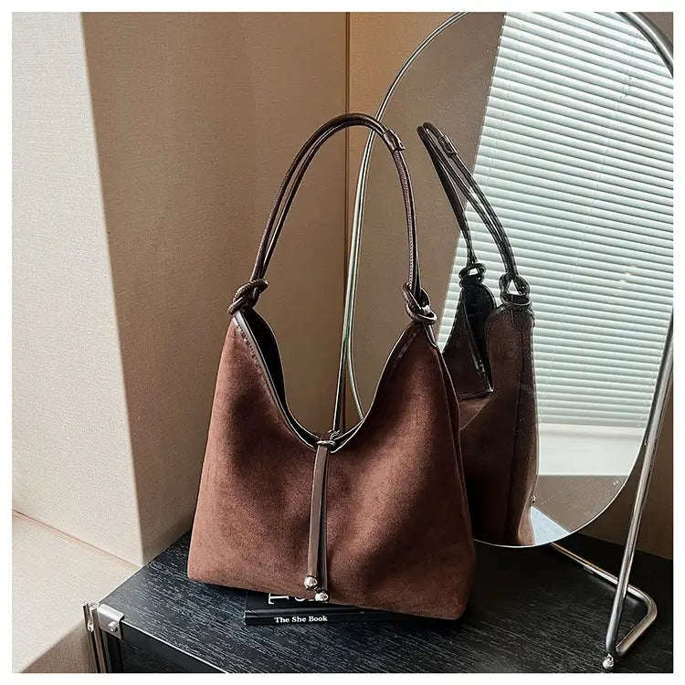 Matte retro women’s large capacity shoulder bag casual everyday tote with premium texture