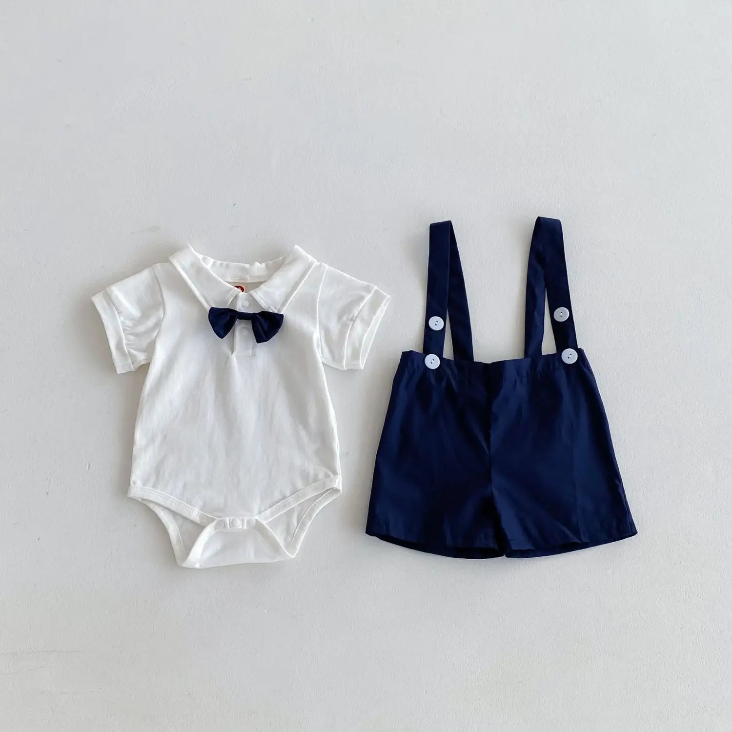 Summer baby hoodie tie suspender shorts two-piece set for gentlemen’s one month and one year old dress suspender pants