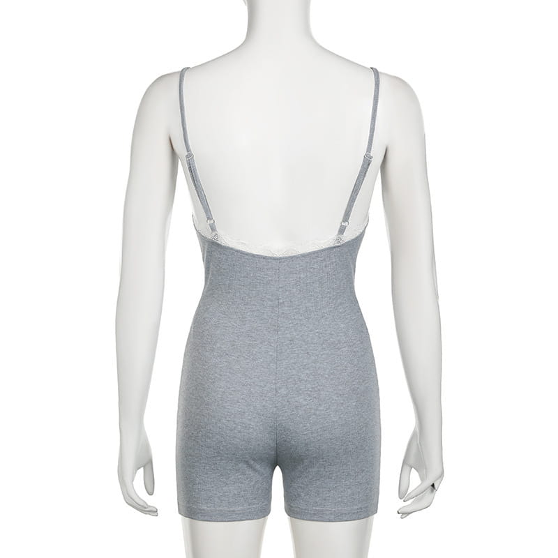 Versatile Fitted Jumpsuit: Casual Style with a Touch of Lace