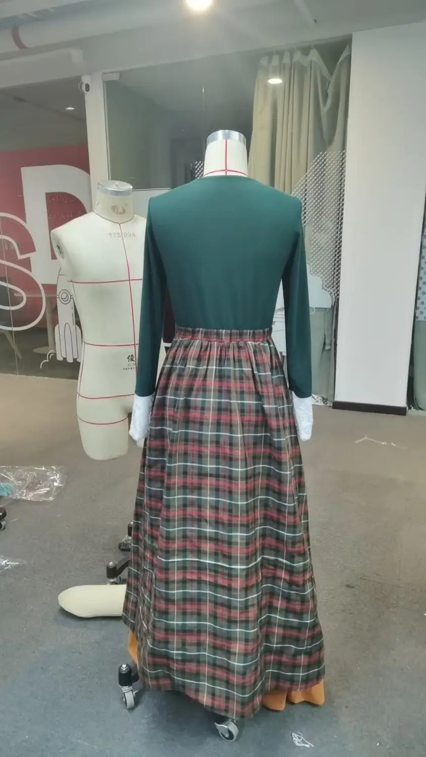 Women's Autumn/Winter Plaid Maxi Dress, Vintage V-Neck Long Sleeve, Country Style Dress