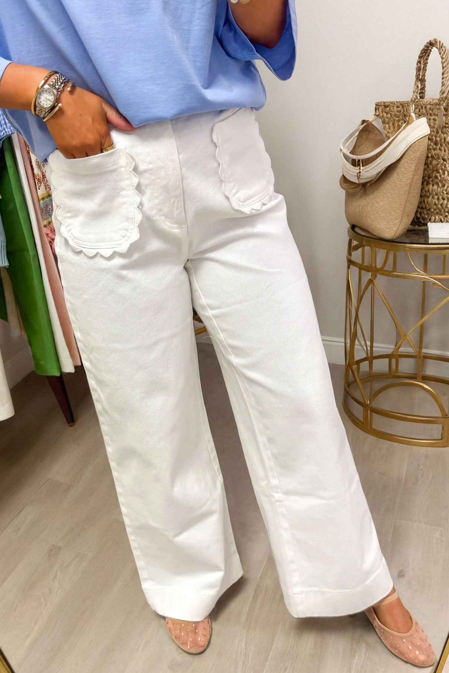 White Solid Color Scalloped Patch Pocket Shift Jeans