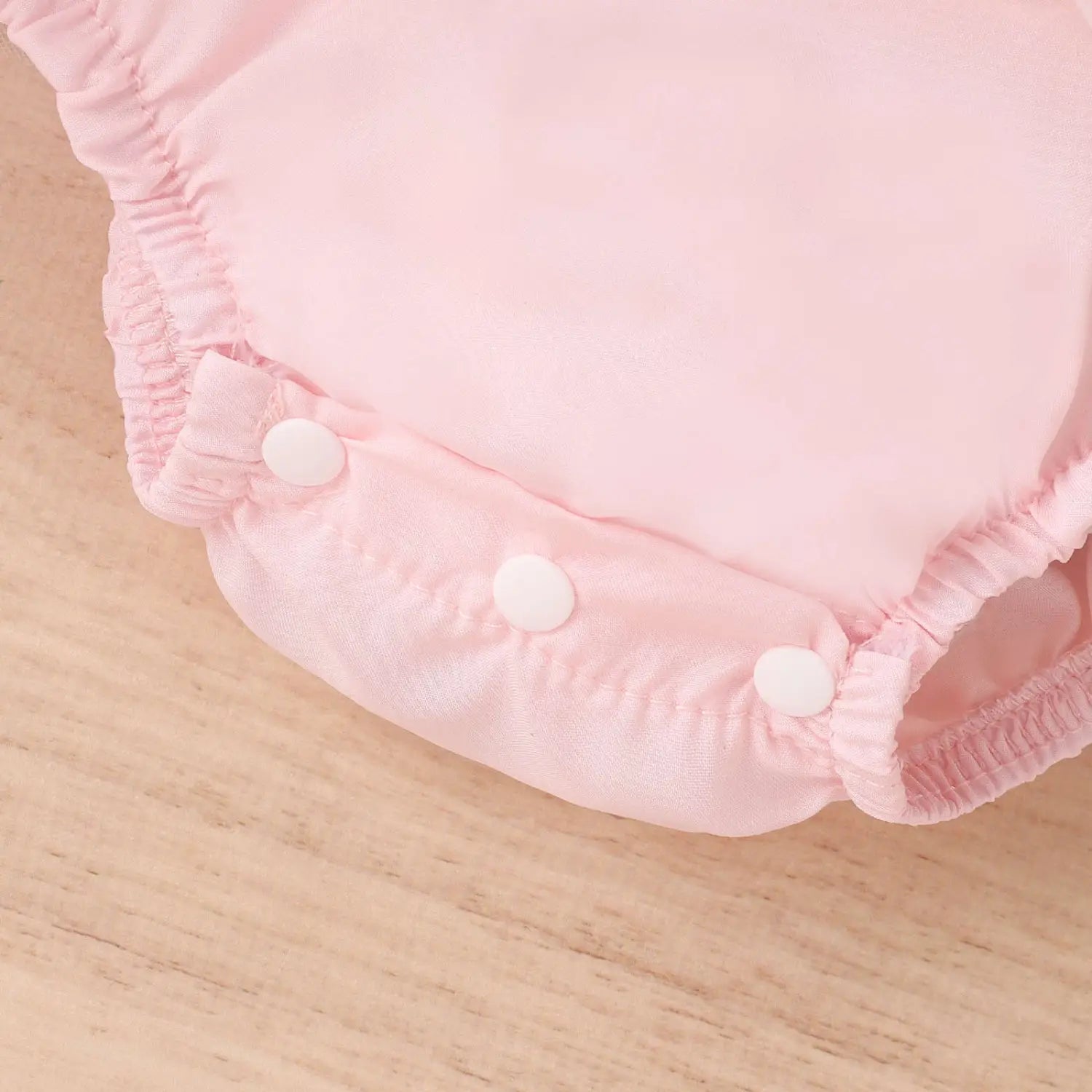 Girls’ baby suspenders with embroidered flowers and mesh for princesses with open crotch and baby rompers