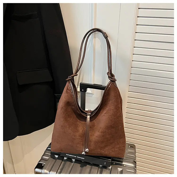 Matte retro women’s large capacity shoulder bag casual everyday tote with premium texture