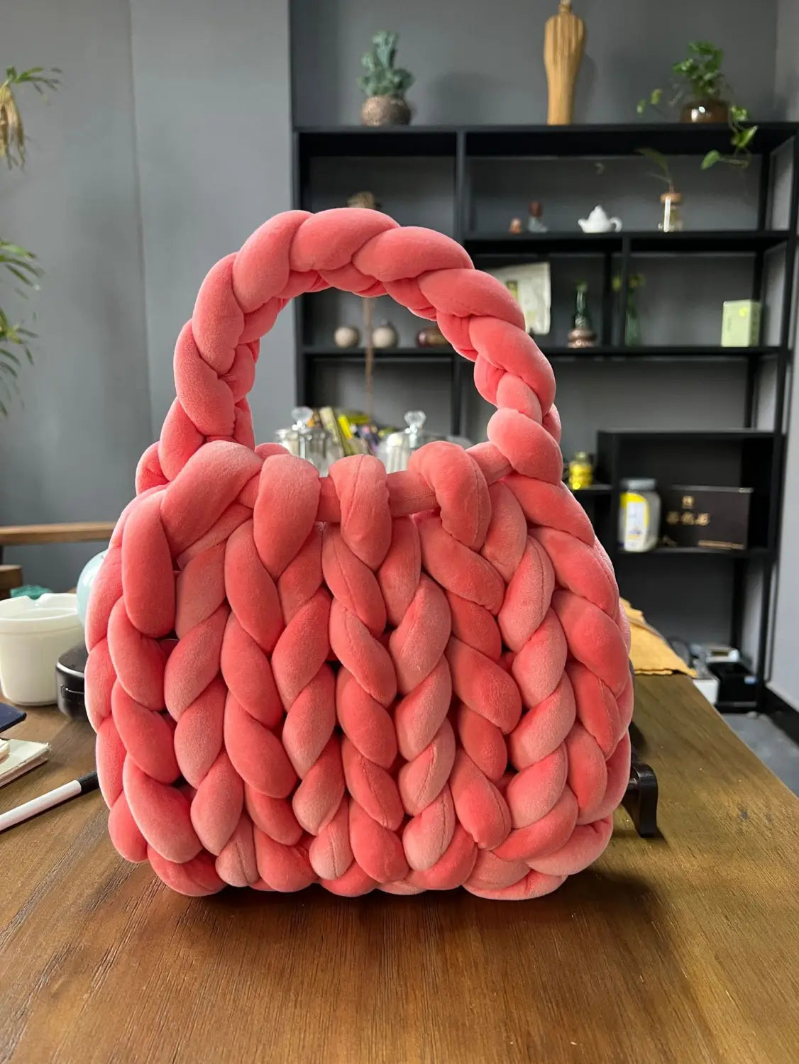 Diy hand woven crystal velvet core spun yarn woven hand-held mailman bag