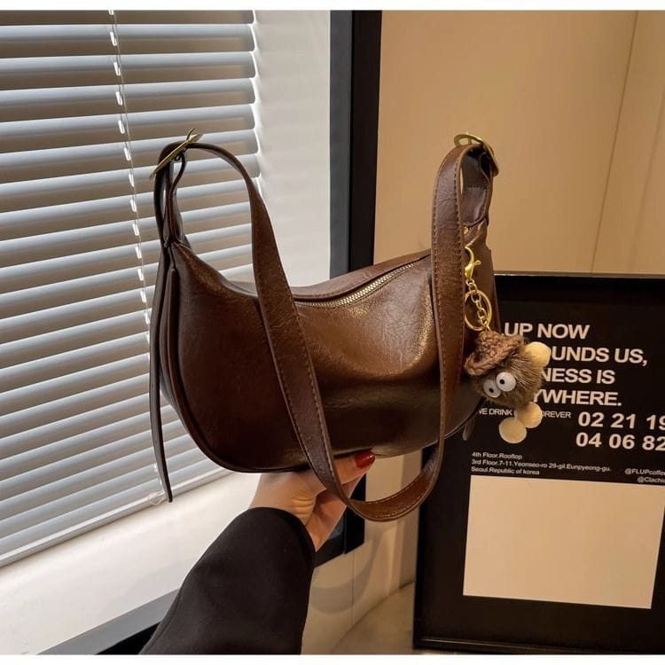 Trendy and popular shoulder bag crossbody bag dumpling bag