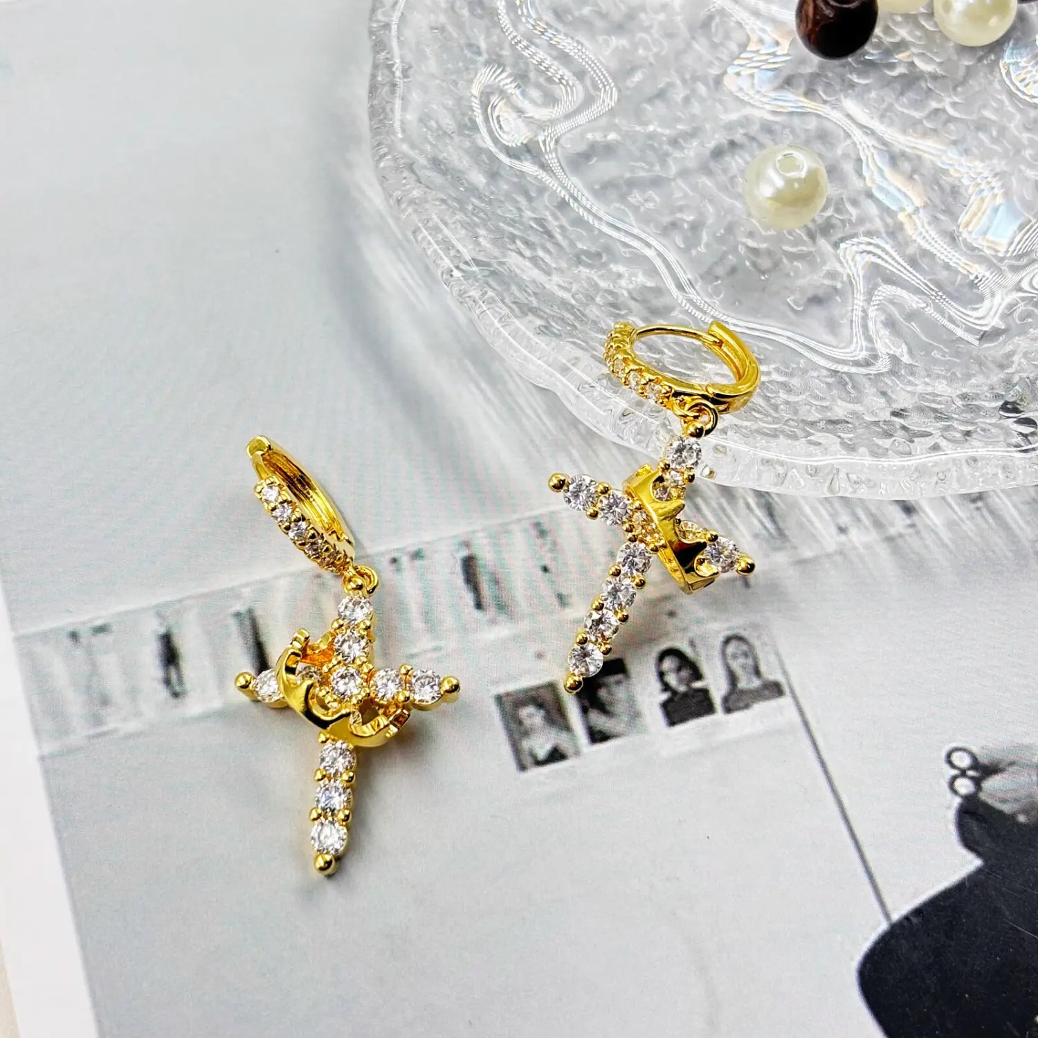 Rotating crown cross earrings set with zircon