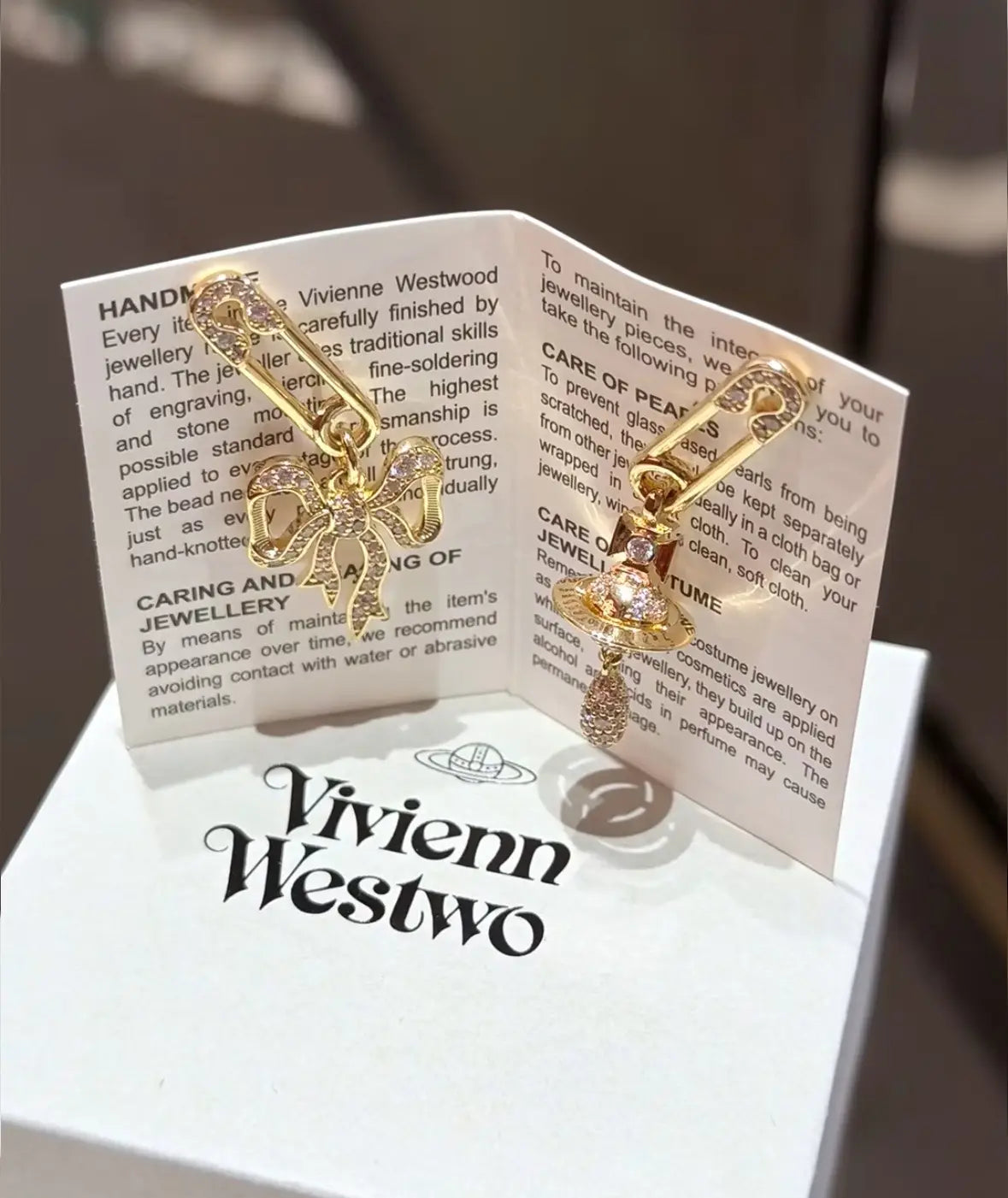 Bow chain necklace and earrings