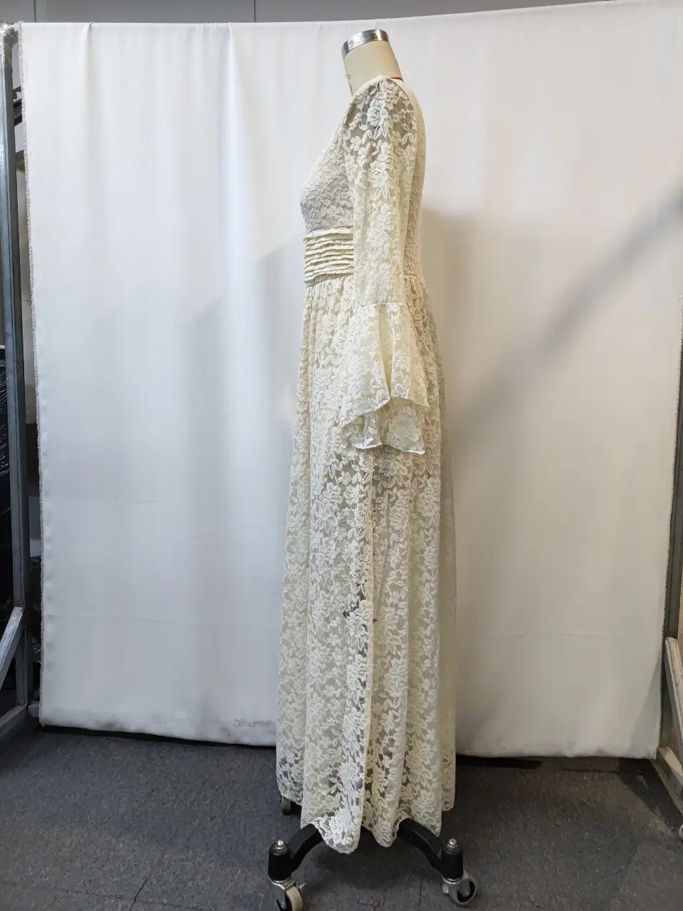 Elegant V-Neck High-Waisted Lace Spliced Casual Long Sleeve Dress
