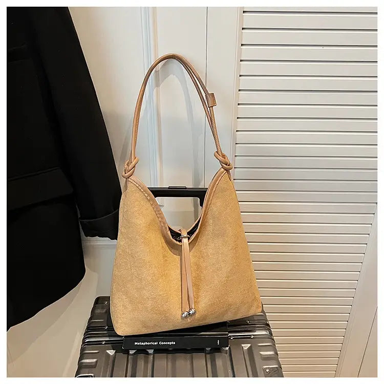 Matte retro women’s large capacity shoulder bag casual everyday tote with premium texture
