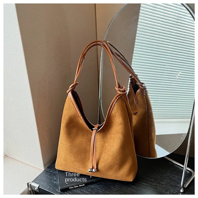 Matte retro women’s large capacity shoulder bag casual everyday tote with premium texture