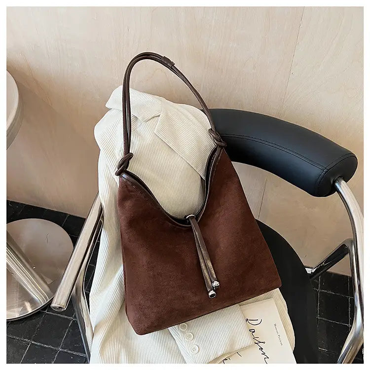 Matte retro women’s large capacity shoulder bag casual everyday tote with premium texture