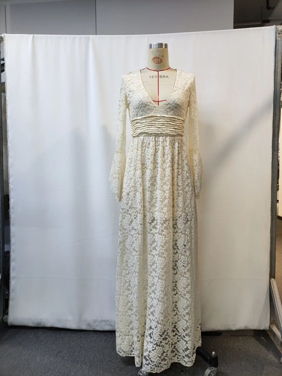 Elegant V-Neck High-Waisted Lace Spliced Casual Long Sleeve Dress