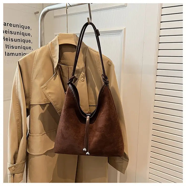 Matte retro women’s large capacity shoulder bag casual everyday tote with premium texture