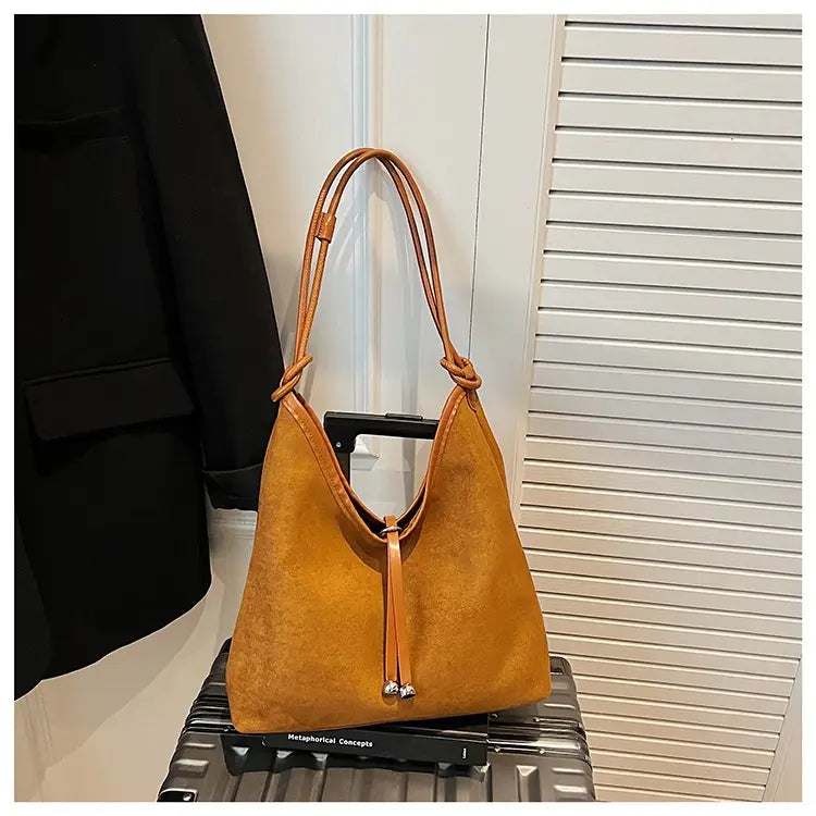 Matte retro women’s large capacity shoulder bag casual everyday tote with premium texture
