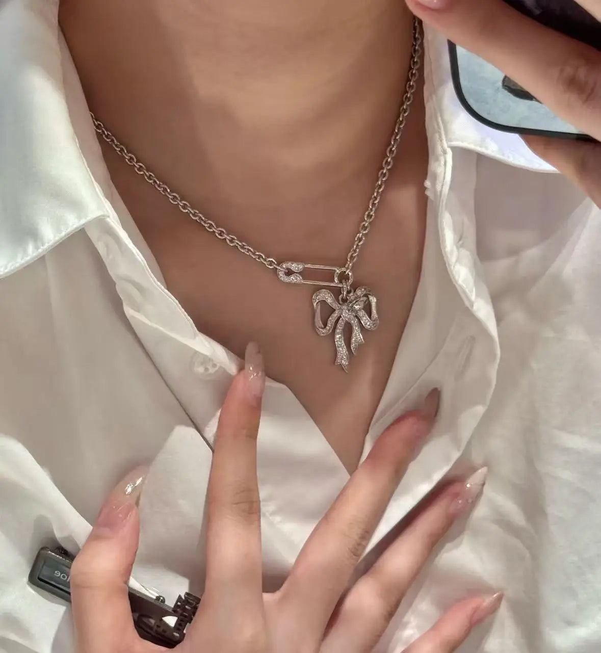 Bow chain necklace and earrings