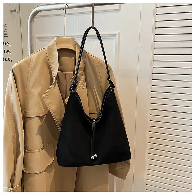 Matte retro women’s large capacity shoulder bag casual everyday tote with premium texture