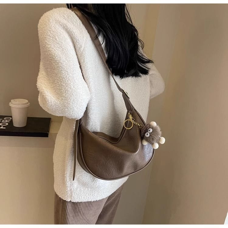 Trendy and popular shoulder bag crossbody bag dumpling bag