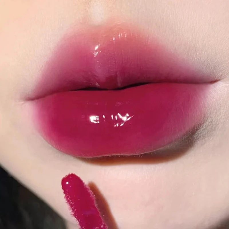 Light Glass-Like Lip Lacquer - Smudge-Proof & Skin-Brightening