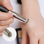 Professional Contour & Blusher Brush for Perfect Coverage