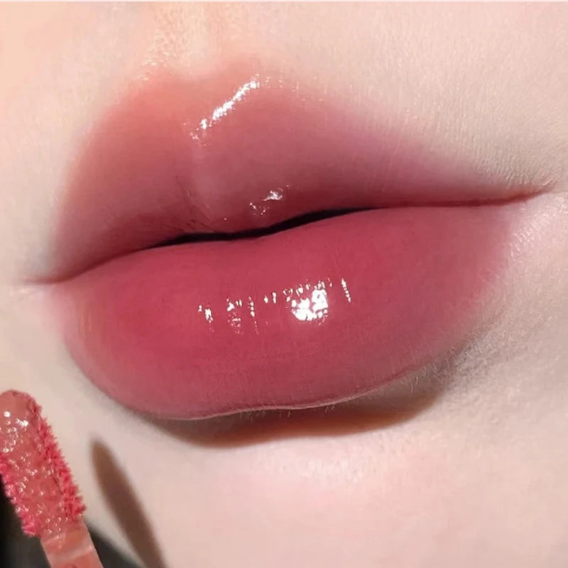 Light Glass-Like Lip Lacquer - Smudge-Proof & Skin-Brightening