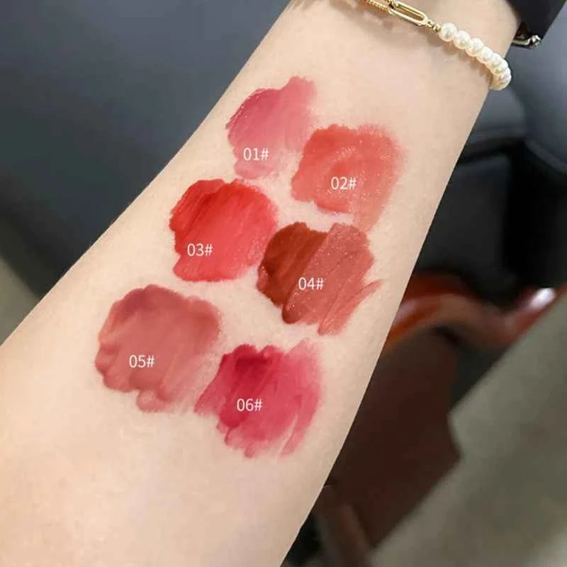 Light Glass-Like Lip Lacquer - Smudge-Proof & Skin-Brightening