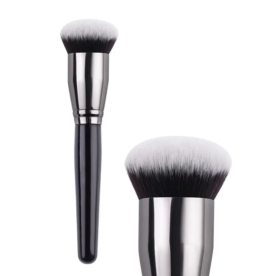 Professional Contour & Blusher Brush for Perfect Coverage