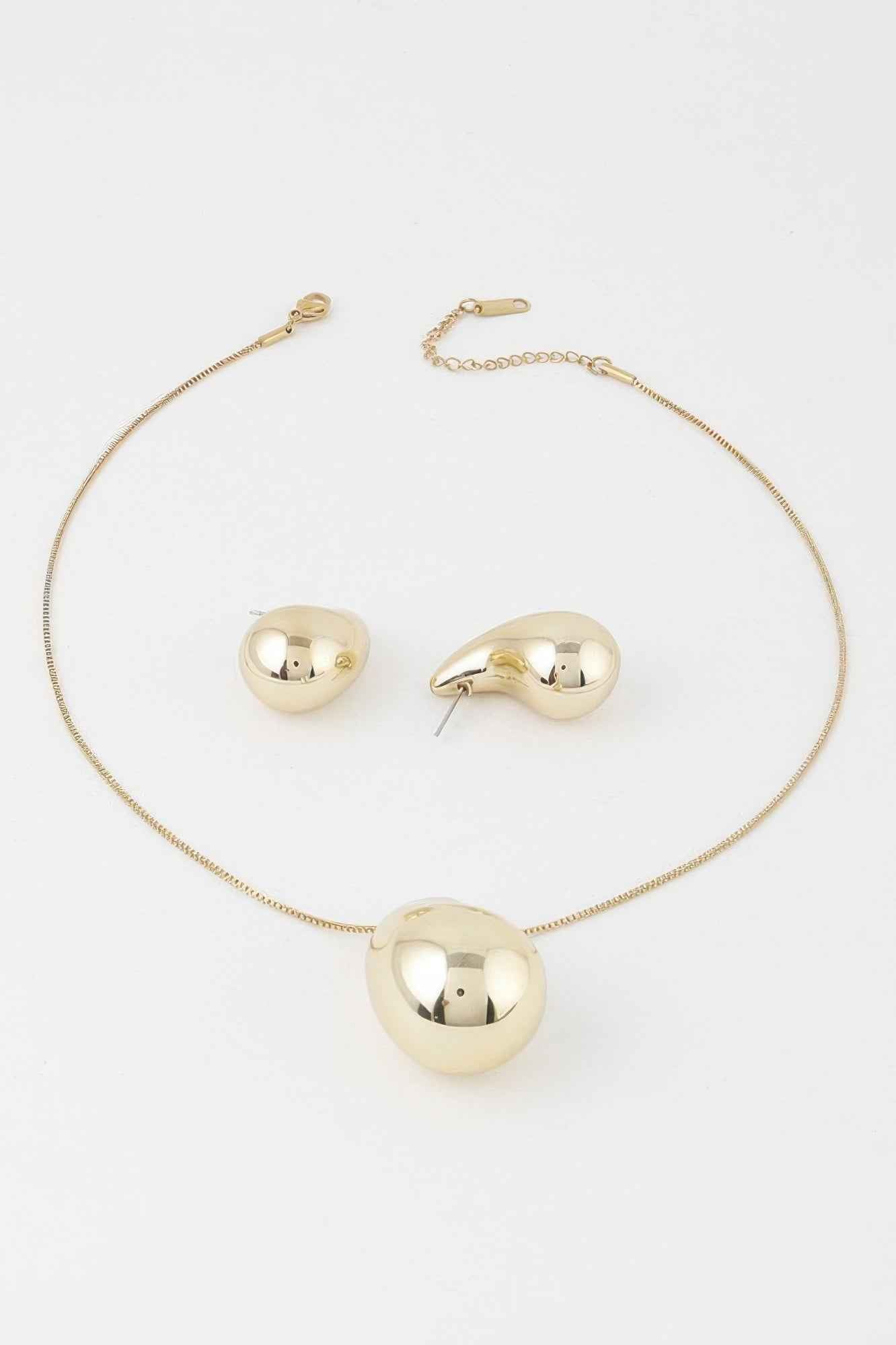 Shiny Teardrop Necklace Set