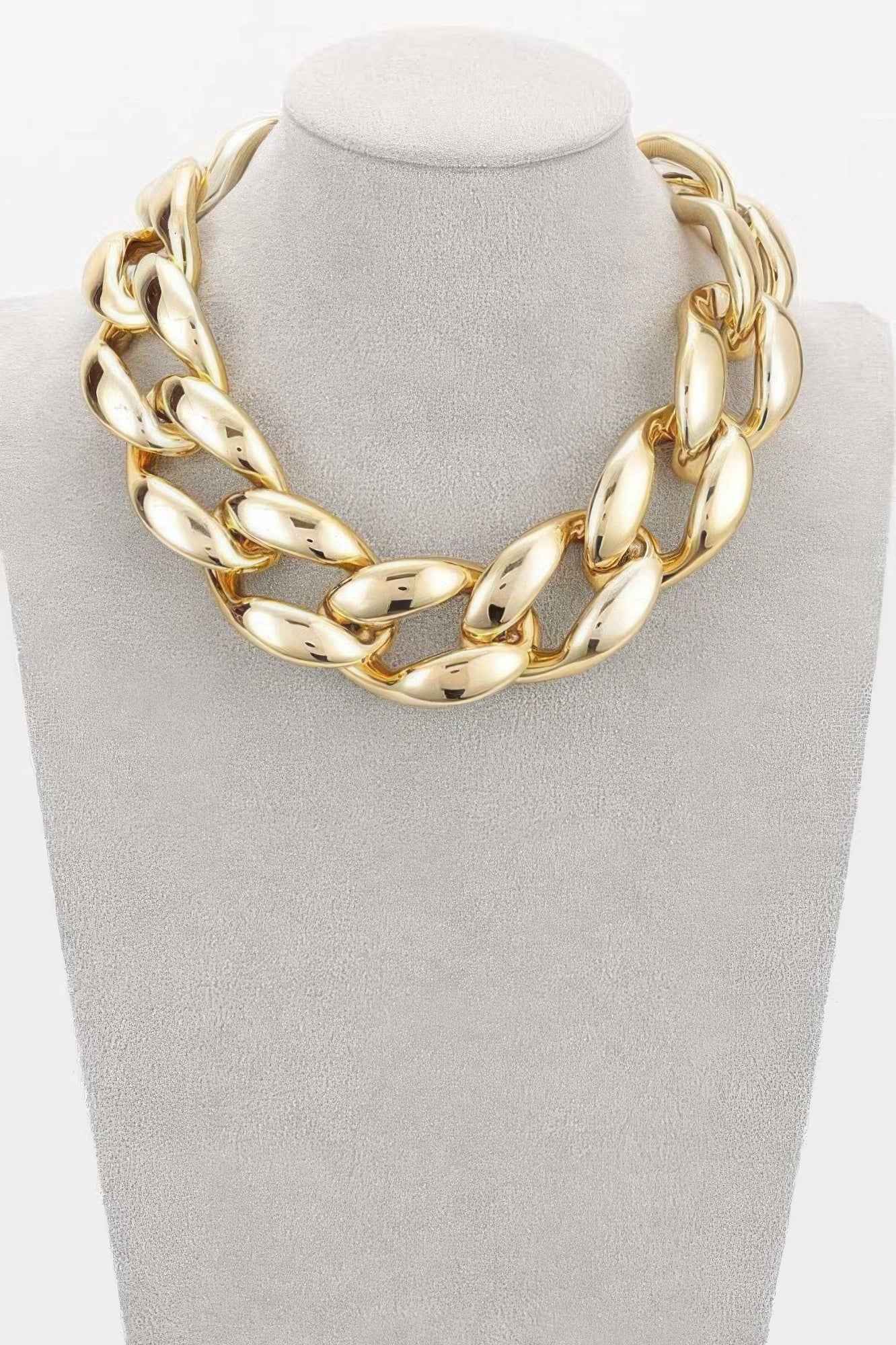 Oversized Chain Choker
