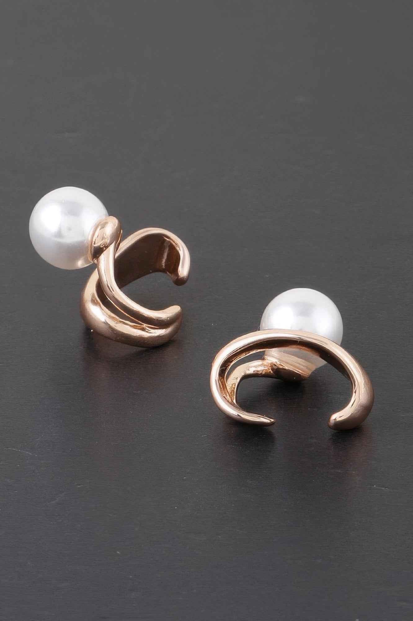 Shiny Pearl Brass Ear Cuff