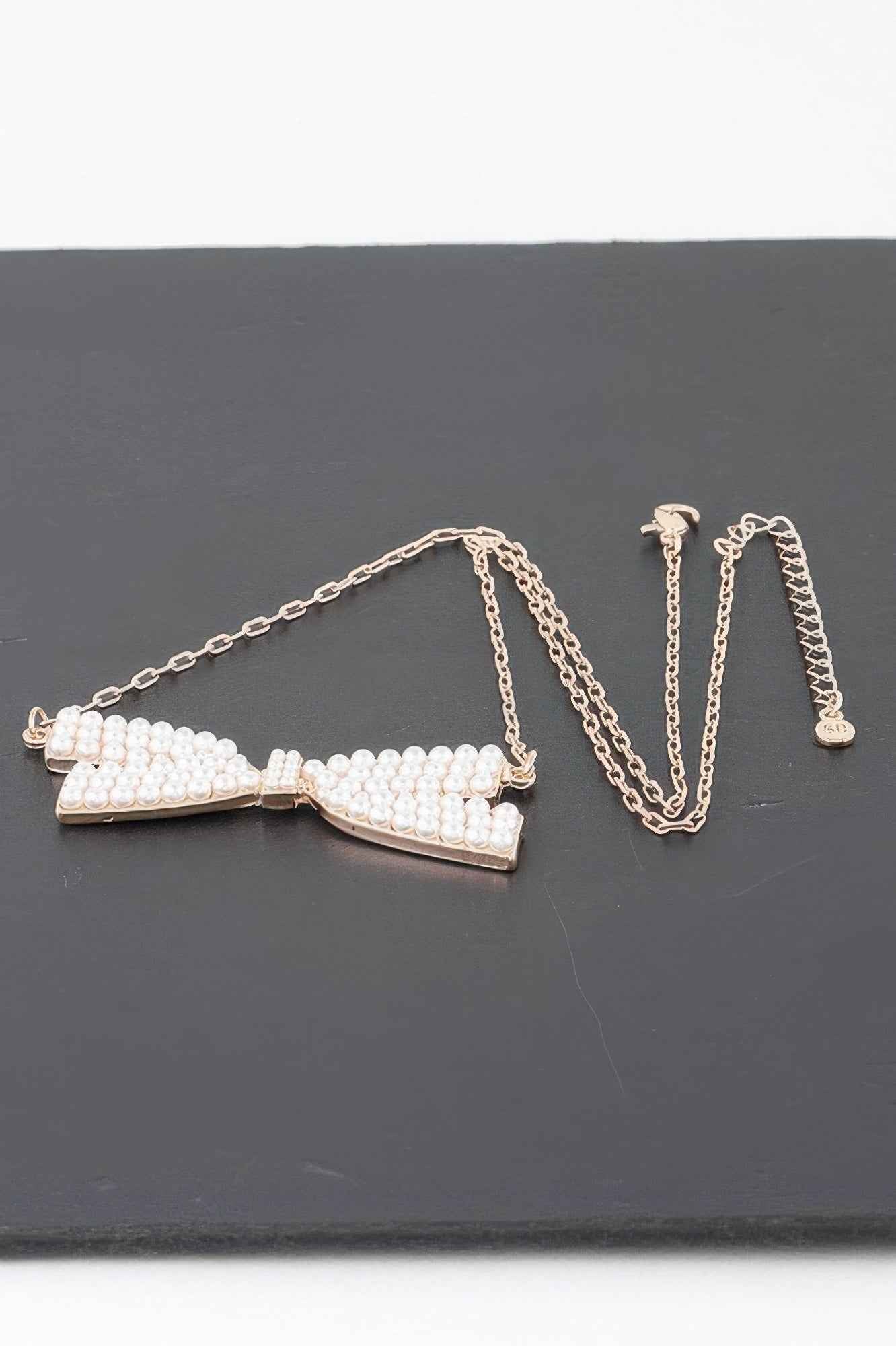 Faux Pearl Bow Necklace