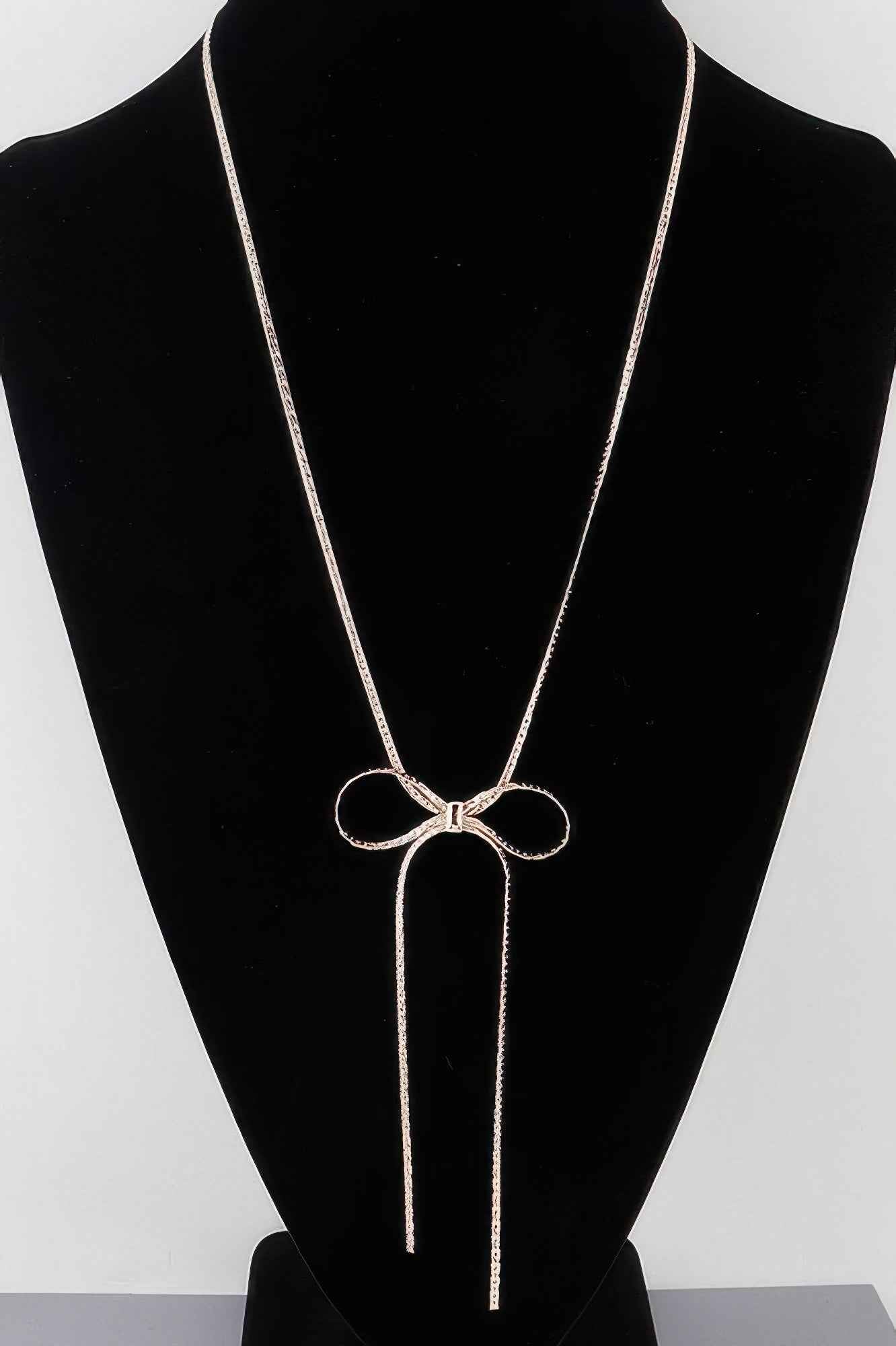 Bow Necklace