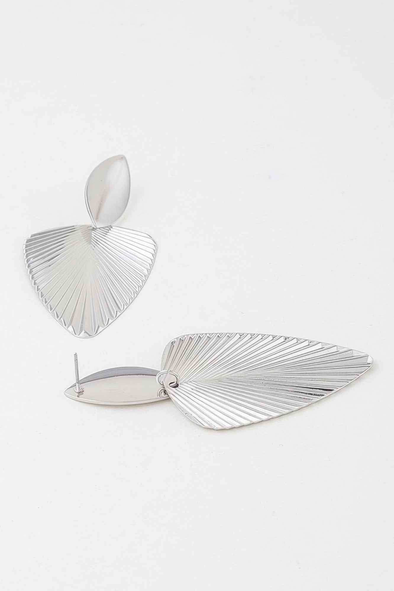 Modern Shiny Ribbed Leaf Drop Earrings