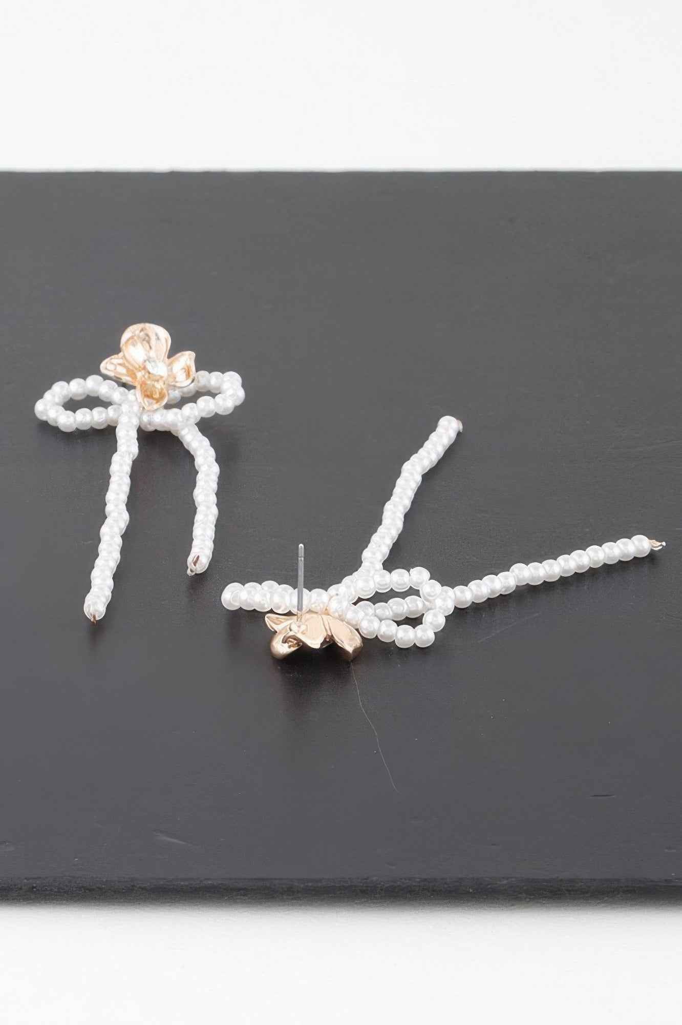 Delicateshiny Bejeweled Flower Pearlribbonearrings