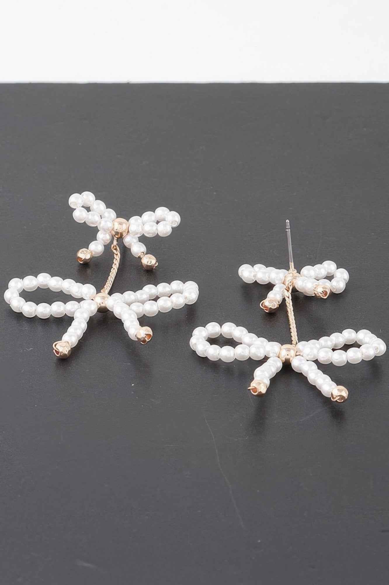 Double Pearl Ribbon Curb Chain Stud Earrings