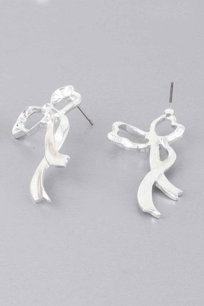 Shiny Cloud Ribbon Earrings