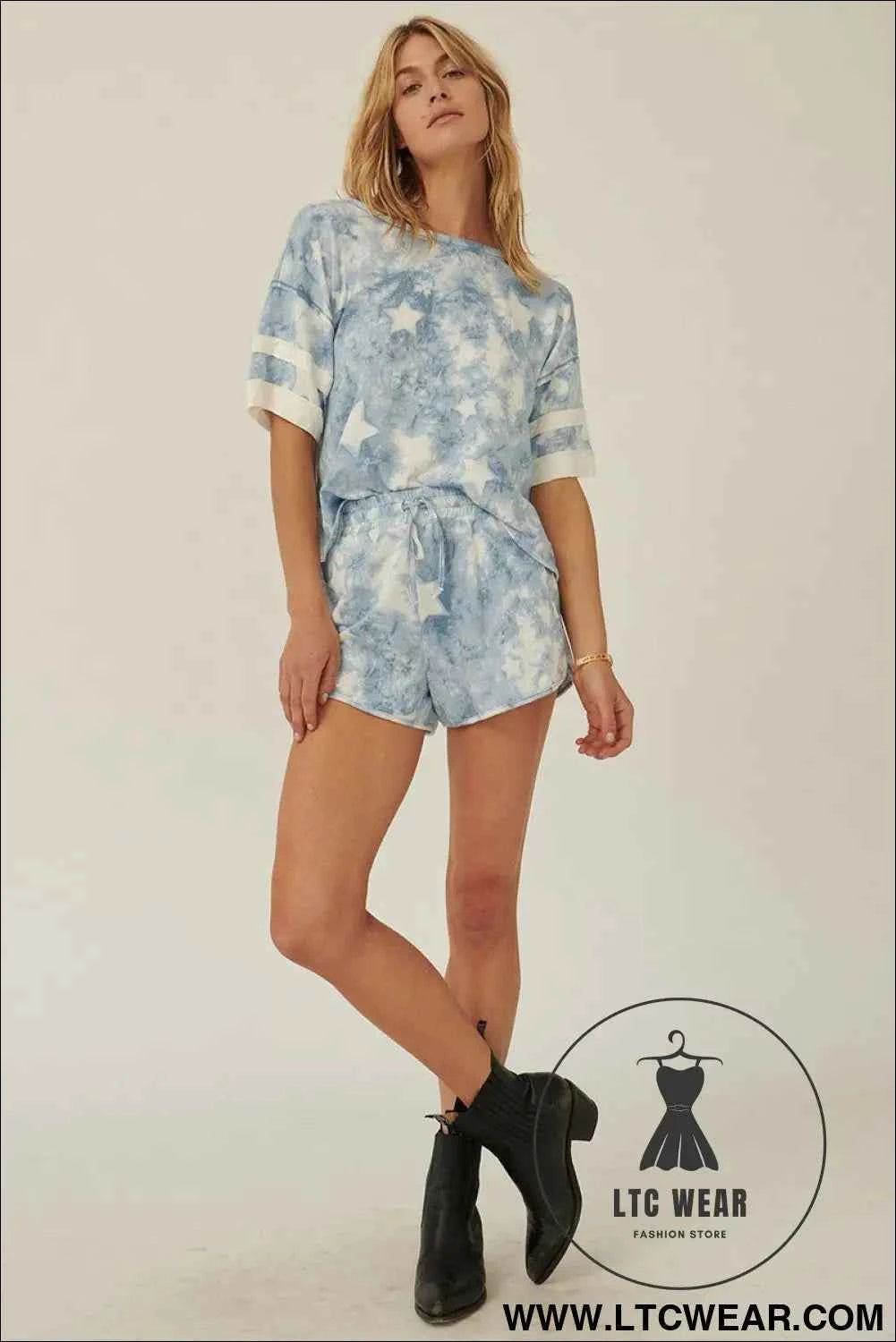 A Star-pattern Tie-dye Knit Top
