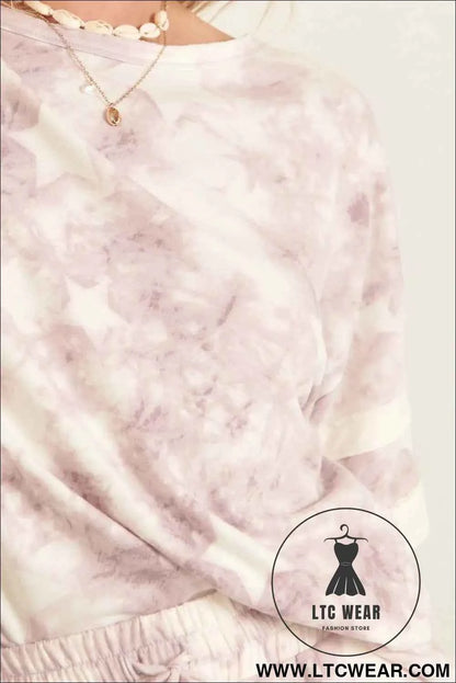 A Star-pattern Tie-dye Knit Top