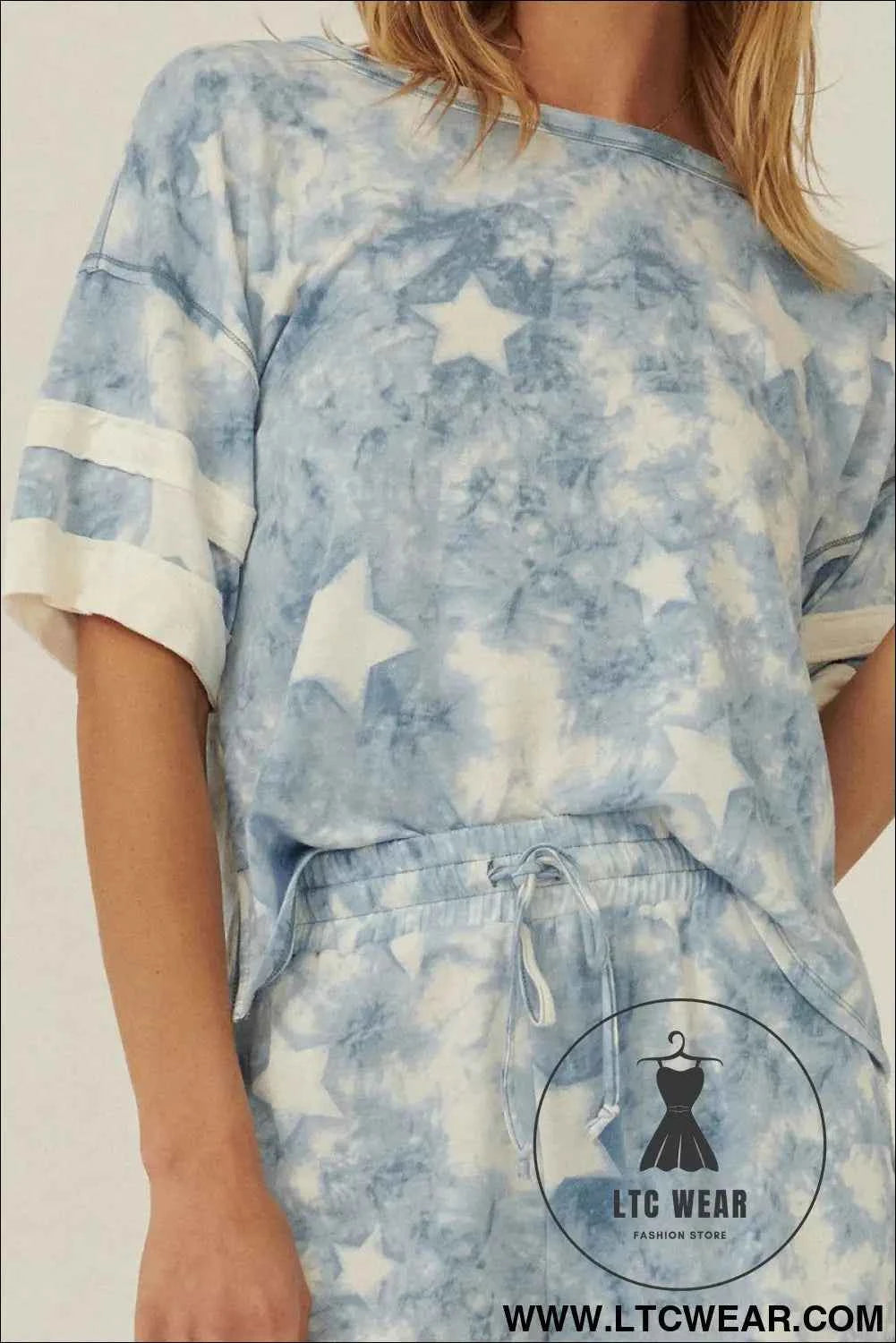 A Star-pattern Tie-dye Knit Top
