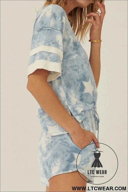 A Star-pattern Tie-dye Knit Top